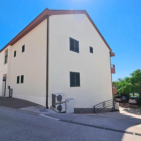 מאקרסקה Apartments Vukovic Vanja מראה חיצוני תמונה