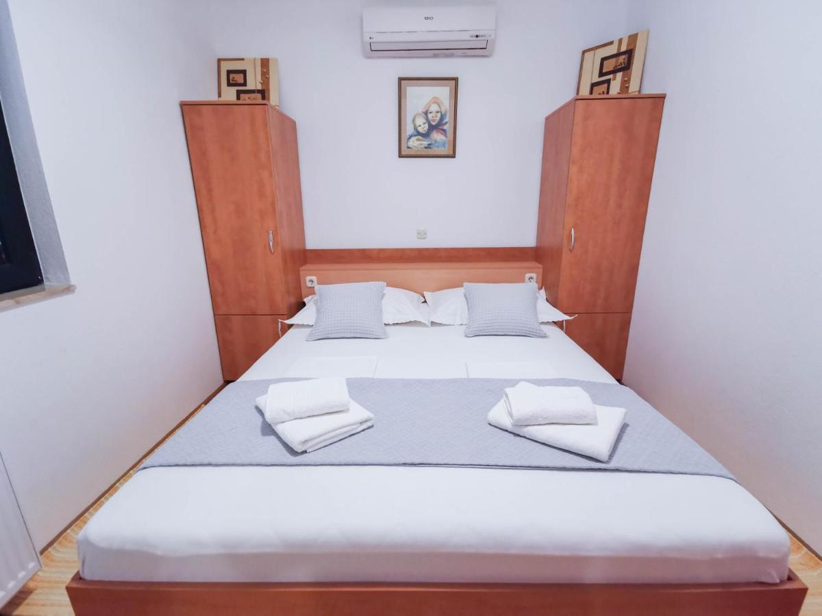 מאקרסקה Apartments Vukovic Vanja מראה חיצוני תמונה