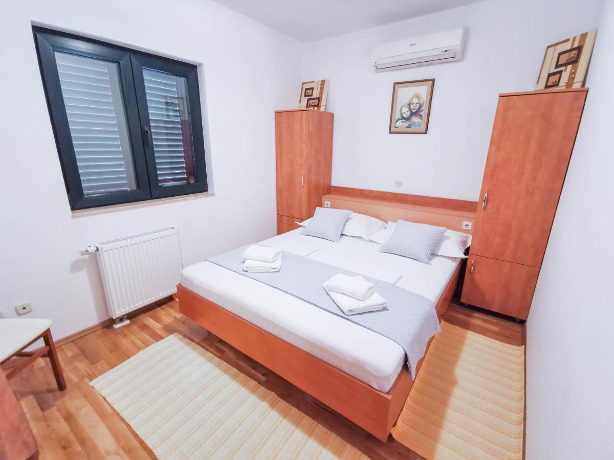 מאקרסקה Apartments Vukovic Vanja מראה חיצוני תמונה