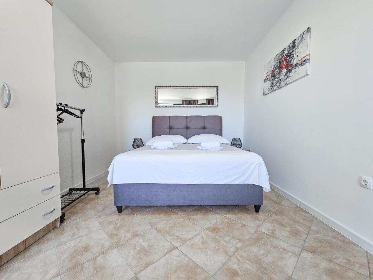 מאקרסקה Apartments Vukovic Vanja מראה חיצוני תמונה