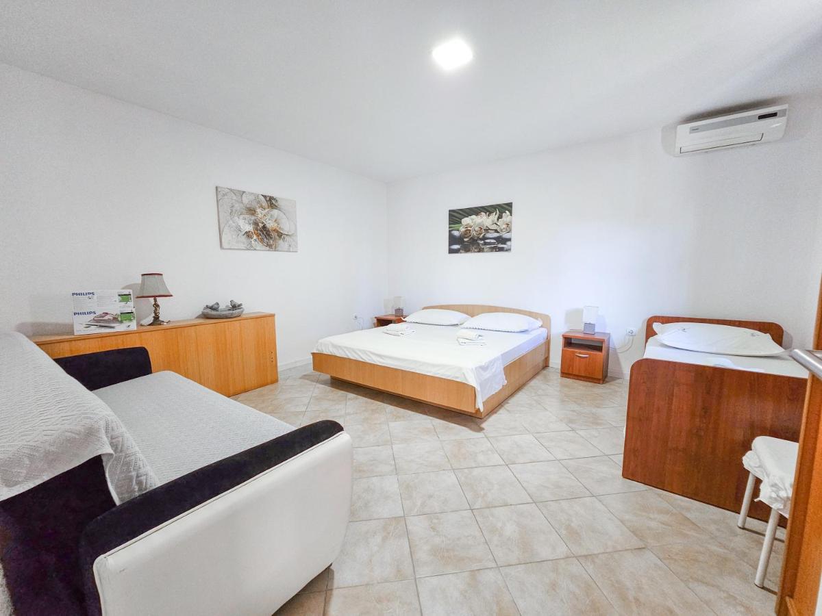 מאקרסקה Apartments Vukovic Vanja מראה חיצוני תמונה