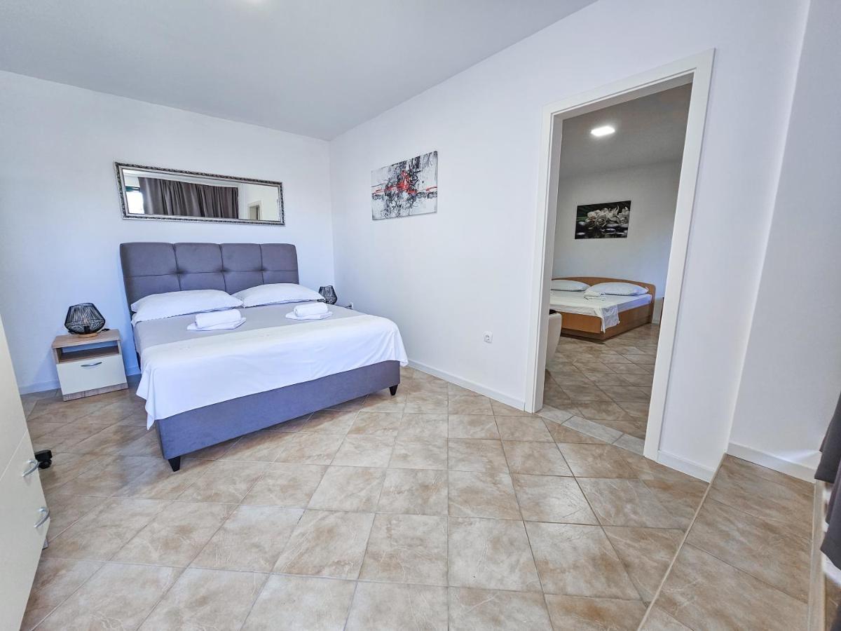 מאקרסקה Apartments Vukovic Vanja מראה חיצוני תמונה